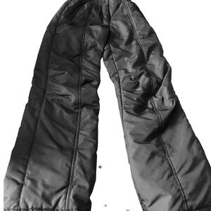 Black FERA woman’s snow insulated ski pants, size 4R